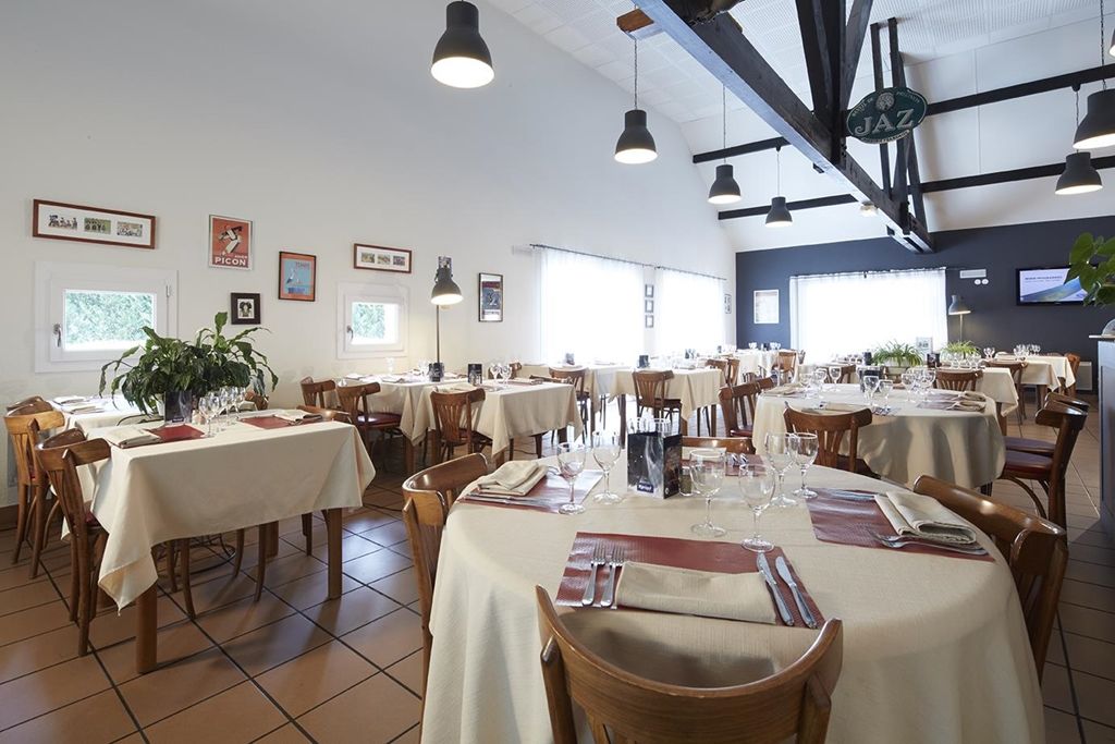 Hotel Restaurant Kyriad Mulhouse Nord Illzach Ресторан фото